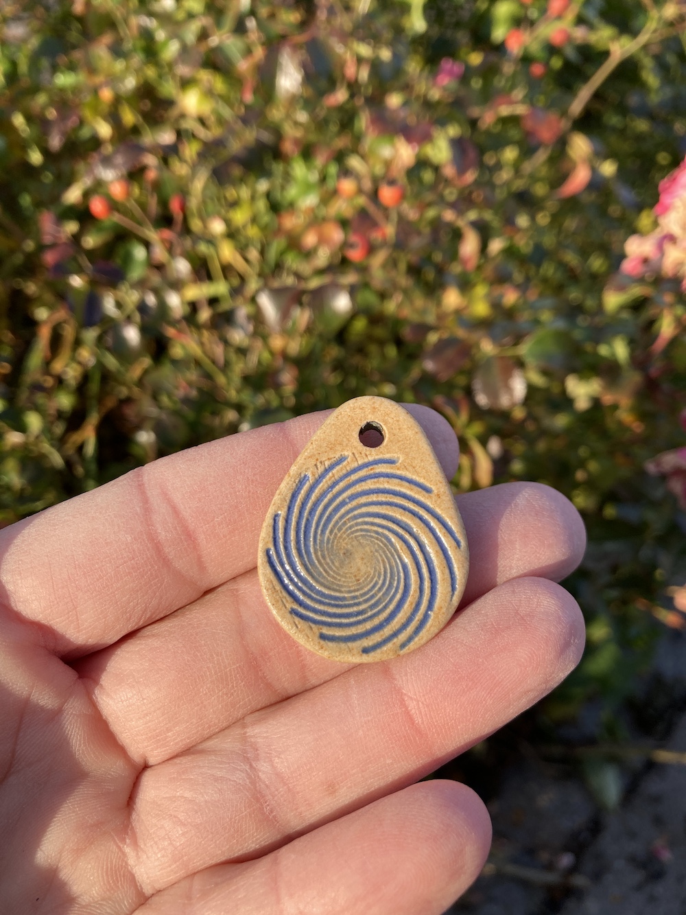 Amulett Spirale blau mit Agnihotra-Asche 