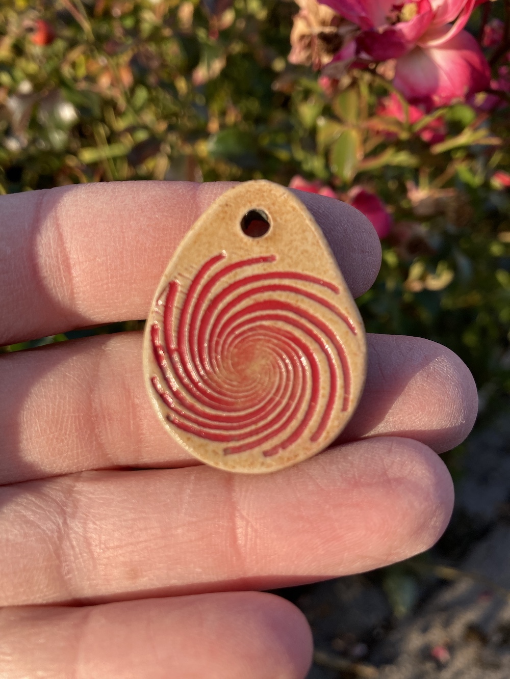 Amulett Spirale rot mit Agnihotra-Asche  