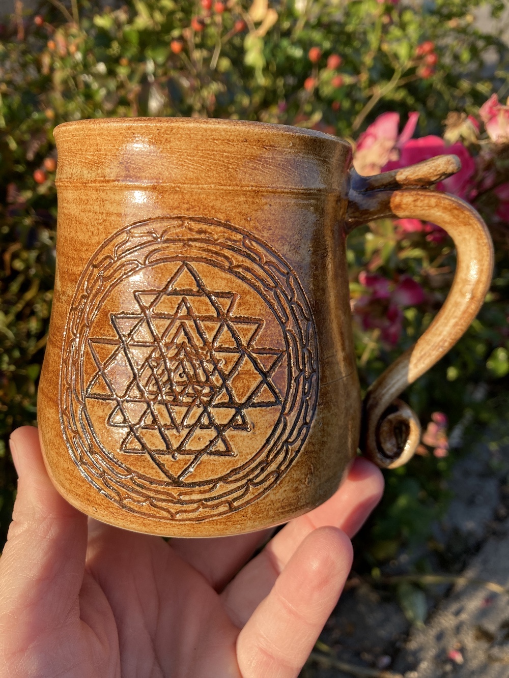 Tasse Sri Yantra aus Agnihotra-Keramik